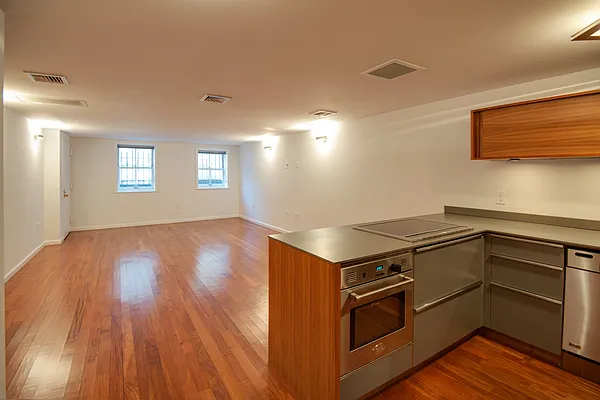 Rented by Julianna Realty Corp | media 47