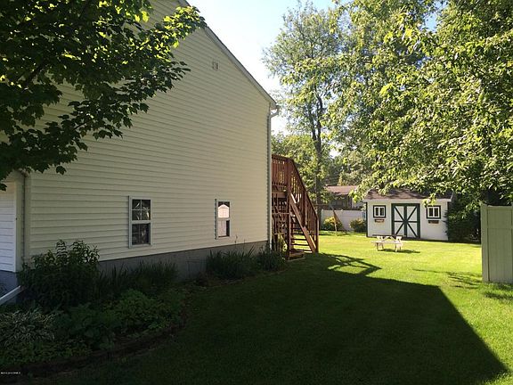 2nd image of 26 Hilton Dr