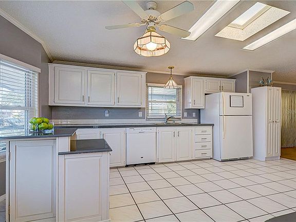 5th image of 489 Trout Ln