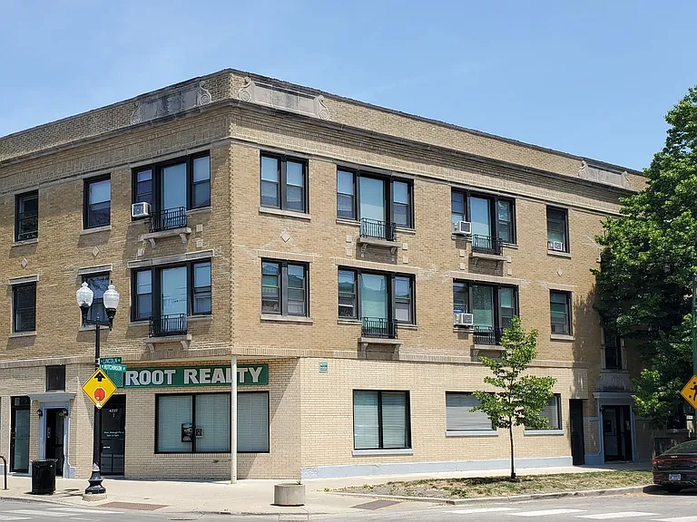 2068 W Hutchinson St #1 — Photo 18