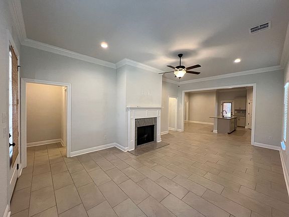 4th image of 9922 Stratford Dr