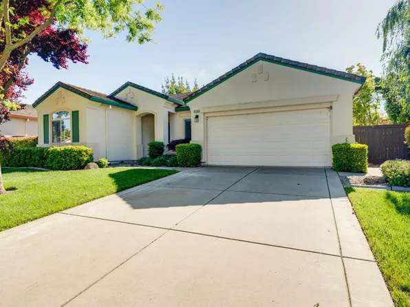 2713 Robinson Creek Ln, Elk Grove, CA 95758