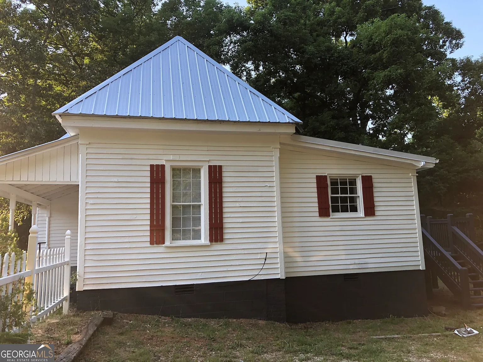 2 bed, 1.0 bath, 928 sqft, $1,675 — Photo 3