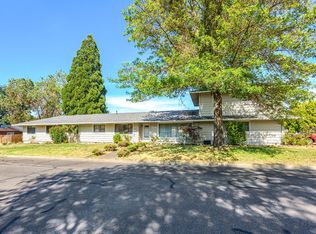 1110 Crown Ave, Central Pt, OR 97502