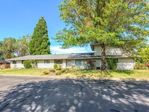 1110 Crown Ave, Central Pt, OR 97502