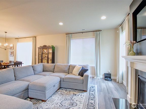 4th image of 5503 Buckhorn Way