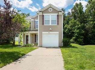 1202 Willow Bridge Ct, Charlotte, NC 28216