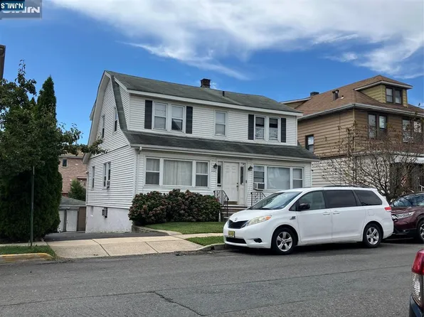 226 Desoto Pl, Cliffside Park, NJ 07010