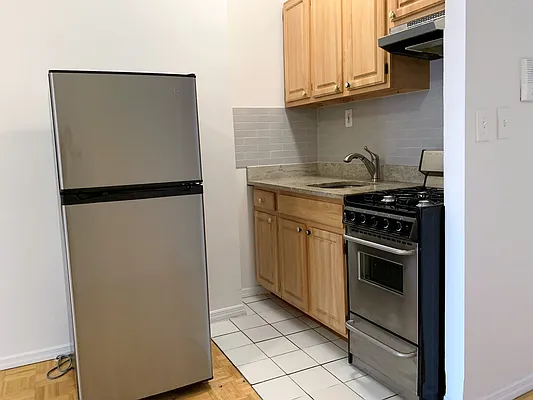 Rented by Buchbinder & Warren | media 11