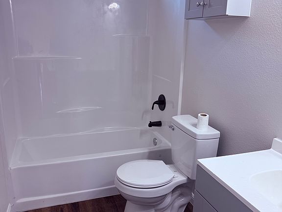5th image of 2614 Forest Park Dr