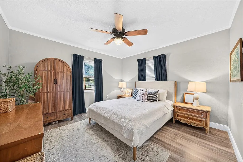 2 bed, 1.0 bath, 976 sqft, $2,500 — Photo 4