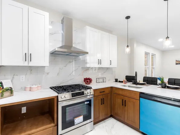 165 Van Nostrand Avenue image 5 of 13