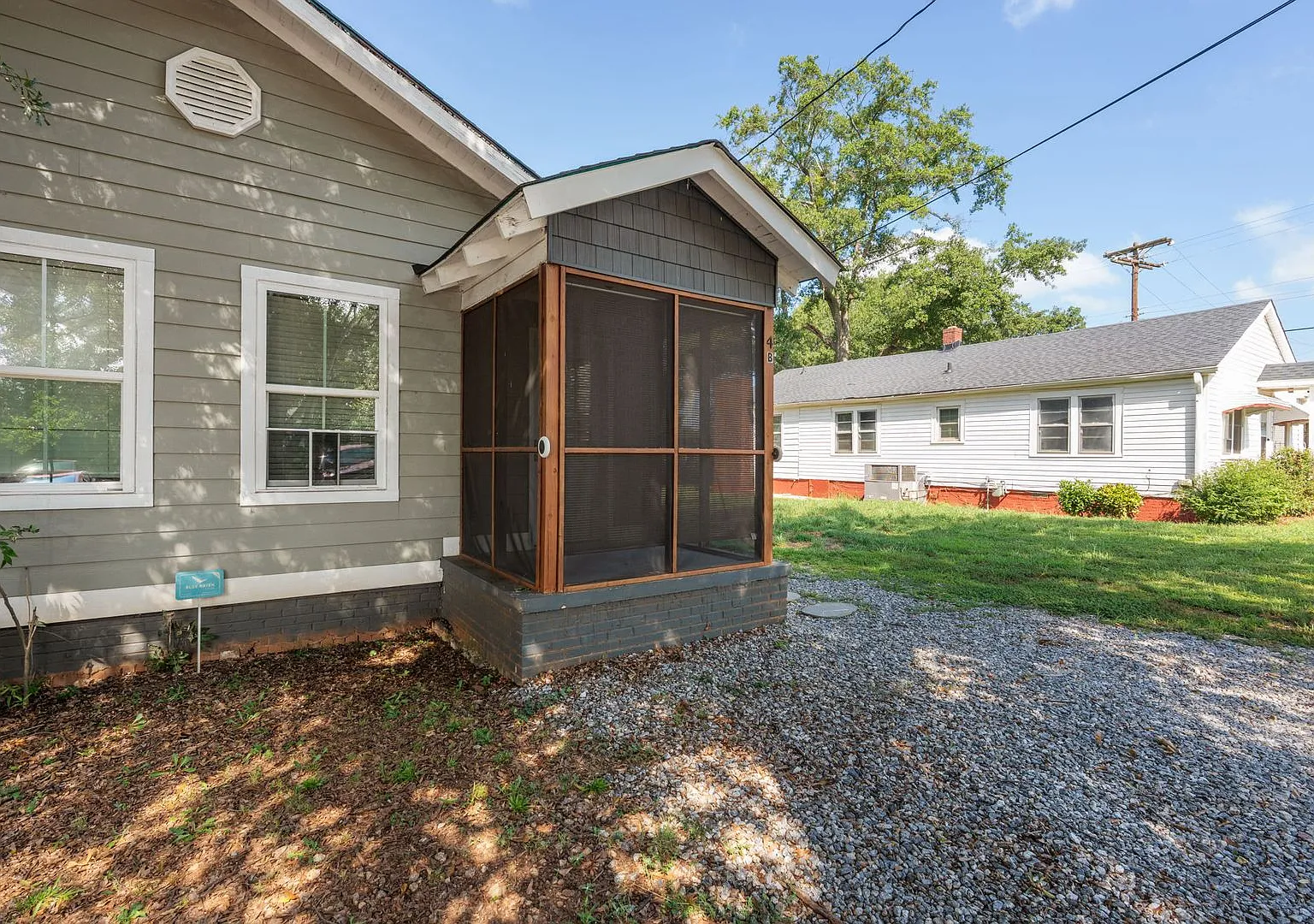 Charming 1 Bedroom, 1 Bath Home Minutes From Downtown Greenville — Photo 4