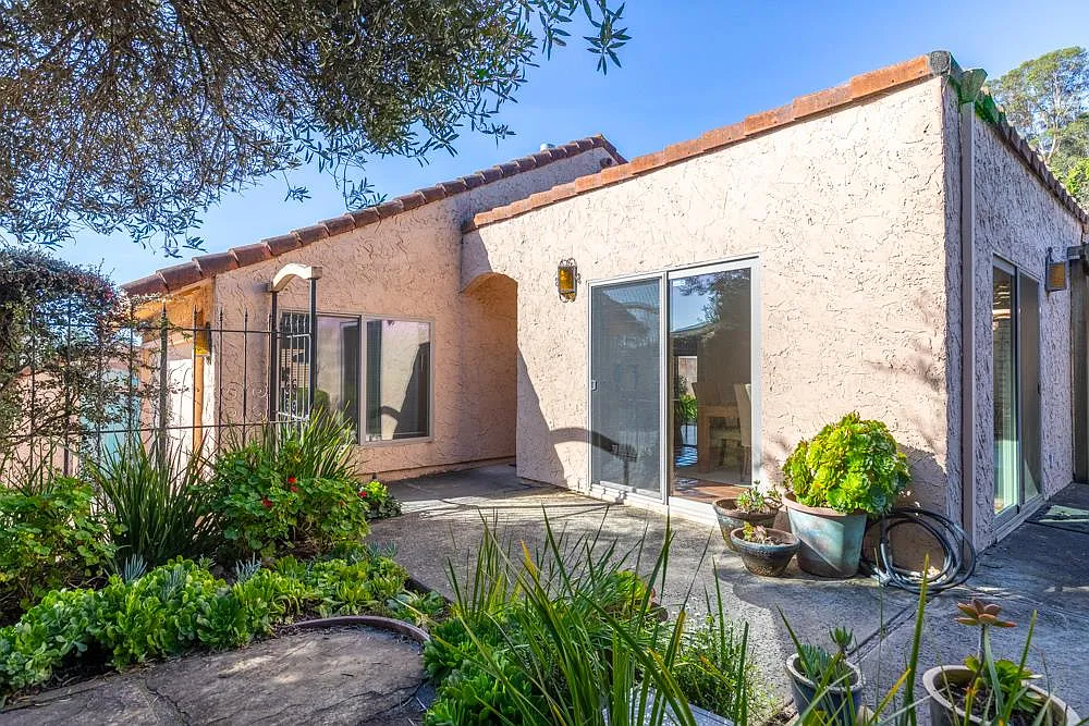247 Arroyo Seco photo 1
