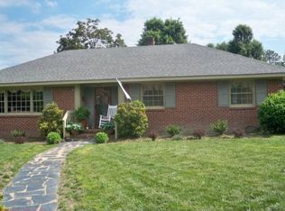 124 Gatewood Ave, Crewe, VA 23930