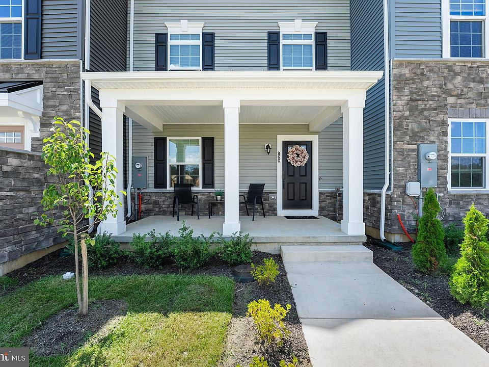 1st image of 860 New Castle Landing Dr