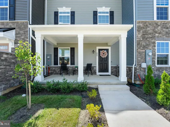 860 New Castle Landing Dr, Middletown, DE 19709