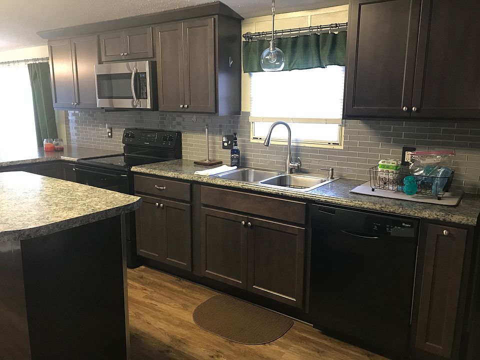 1st image of 115 Sweetwater Dr