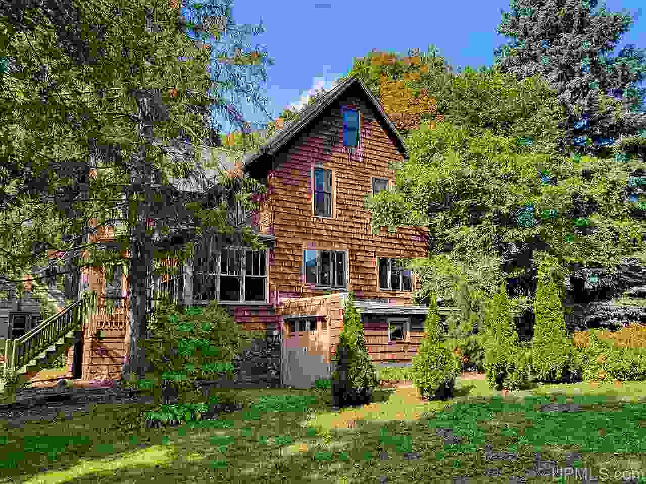 933 S Lincoln Dr, Hancock, MI 49930 Zillow