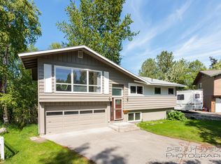 1835 Crescent Cir, Anchorage, AK 99508