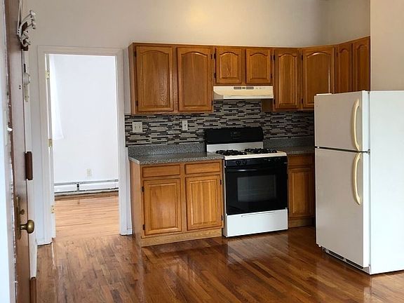 2nd image of 502 Franklin Ave #2A
