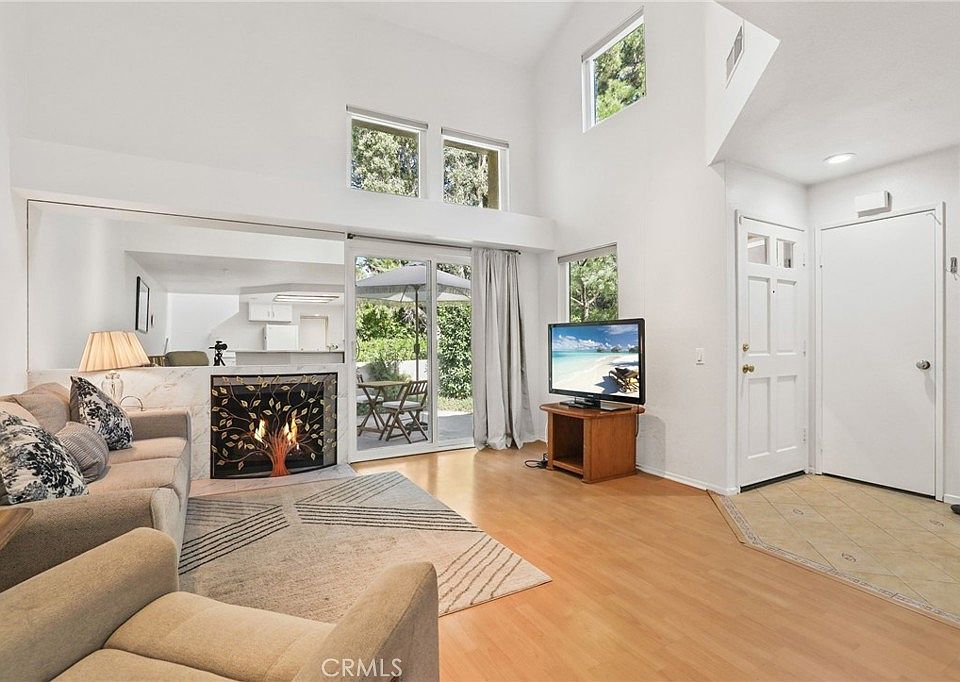 1st image of 118 Corsica Dr