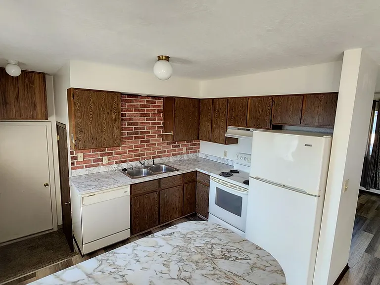 224 Glacier Dr — Photo 8