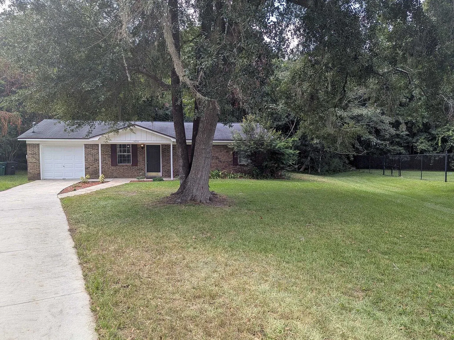 4 bed, 1100 sqft, $1,800 — Photo 3