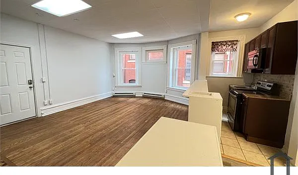 1 bed, $1,300 — Photo 3