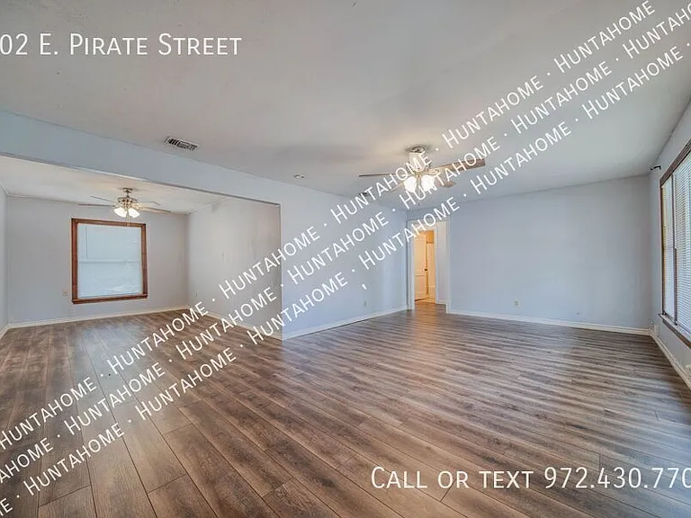 102 E Pirate St — Photo 2