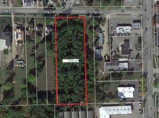 2055 S Long Lake Rd, Fenton, MI 48430