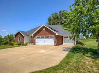 17709 Newberry Cir, Council Bluffs, IA 51503