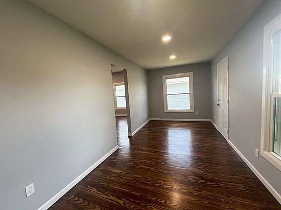 2nd image of 112 S Wyandotte Ave