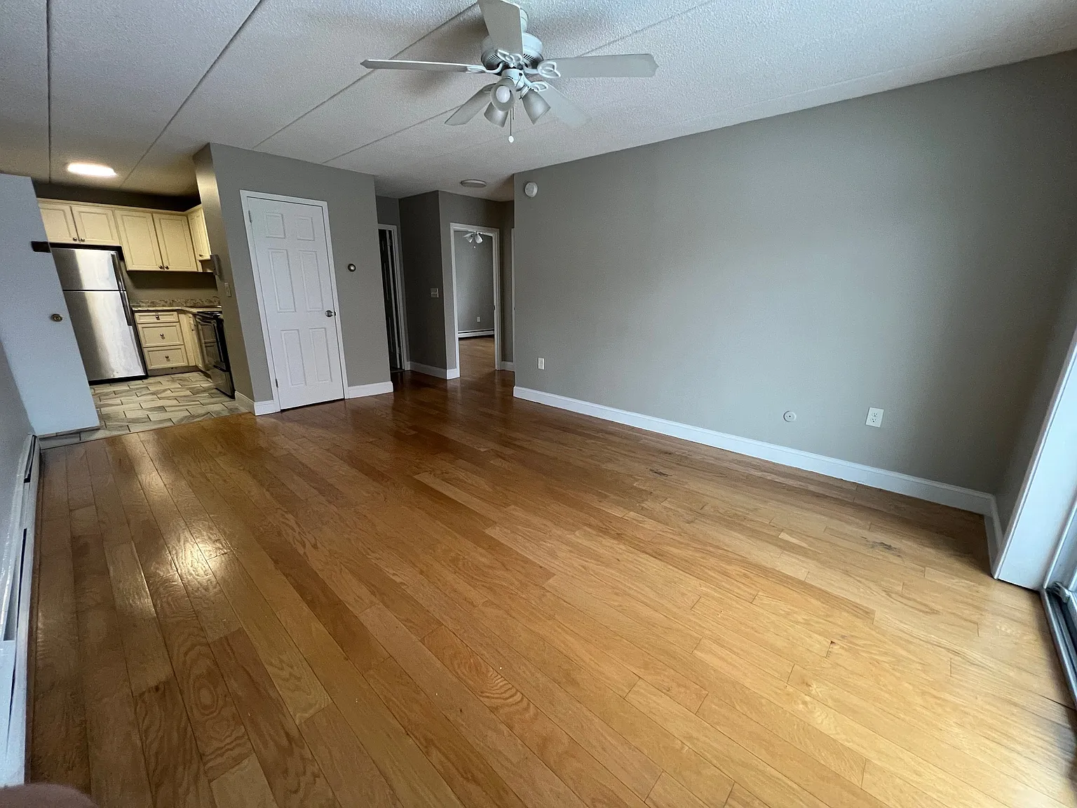 2 bed, 688 sqft, $2,500 — Photo 3