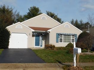 6 Deer Run Ln, Brick, NJ 08724