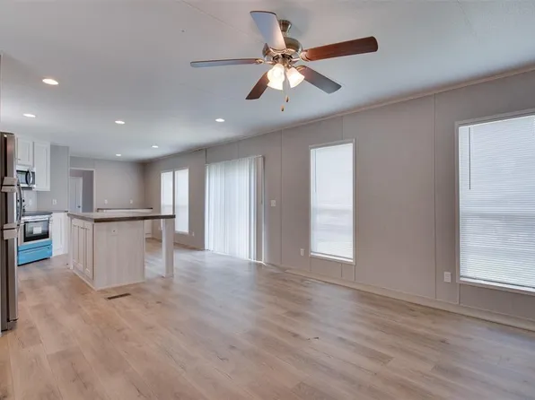 315 Broadmore Drive #A, Fresno, TX 77545