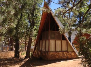 551 Santa Barbara Ave, Big Bear City, CA 92386