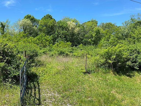 2nd image of 3633 E Lee Hwy