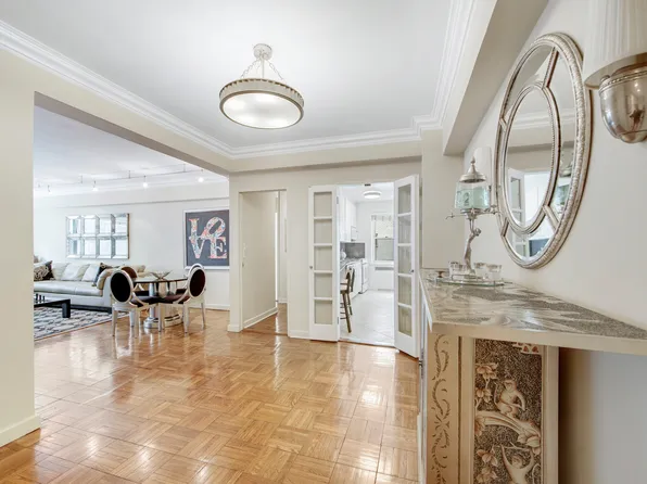 45 Sutton Place South 9O image 2 of 15