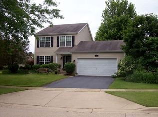 1195 Oxford Ln, South Elgin, IL 60177