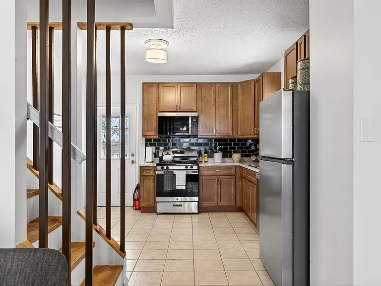 138 W Loretta Ave — Photo 15