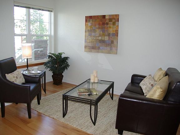 5th image of 960 Laramie Blvd Unit B