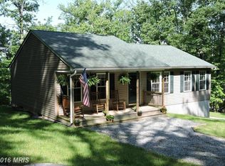 379 Fawn Dr, Harpers Ferry, WV 25425