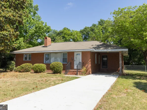 610 Cherokee Dr, Warner Robins, GA 31093