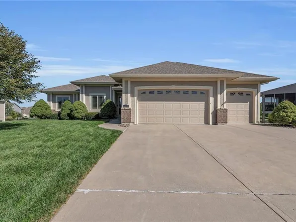 4517 SW Raintree Dr, Lees Summit, MO 64082