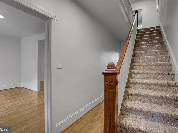 4th image of 122 Harrison Ave