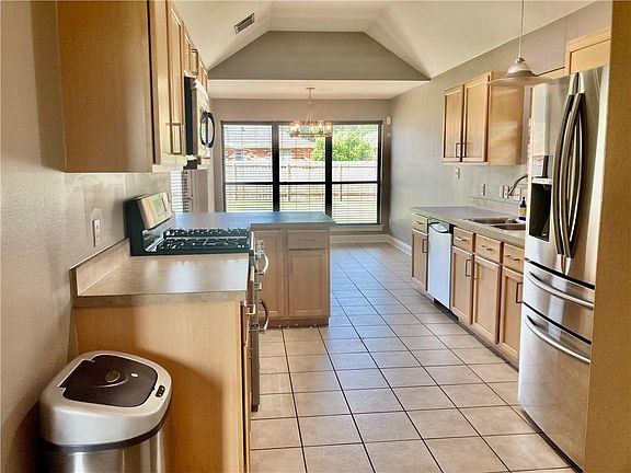5th image of 3220 Elmwood Park Dr