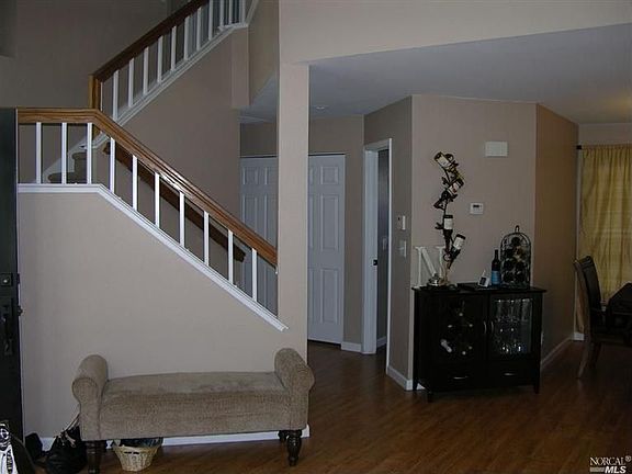 5th image of 543 Rolling Oak Ct