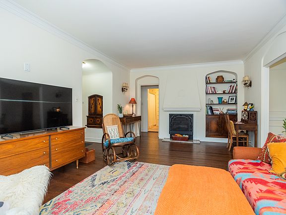 4th image of 813A Forest Ave APT 1