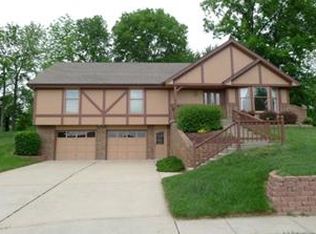 2308 NE 35th Ct, Kansas City, MO 64116